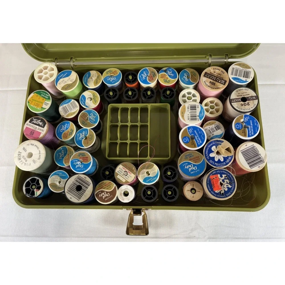 Vintage Sewing Thread Bobbin Box Case Wilson Mfg Co Green 13